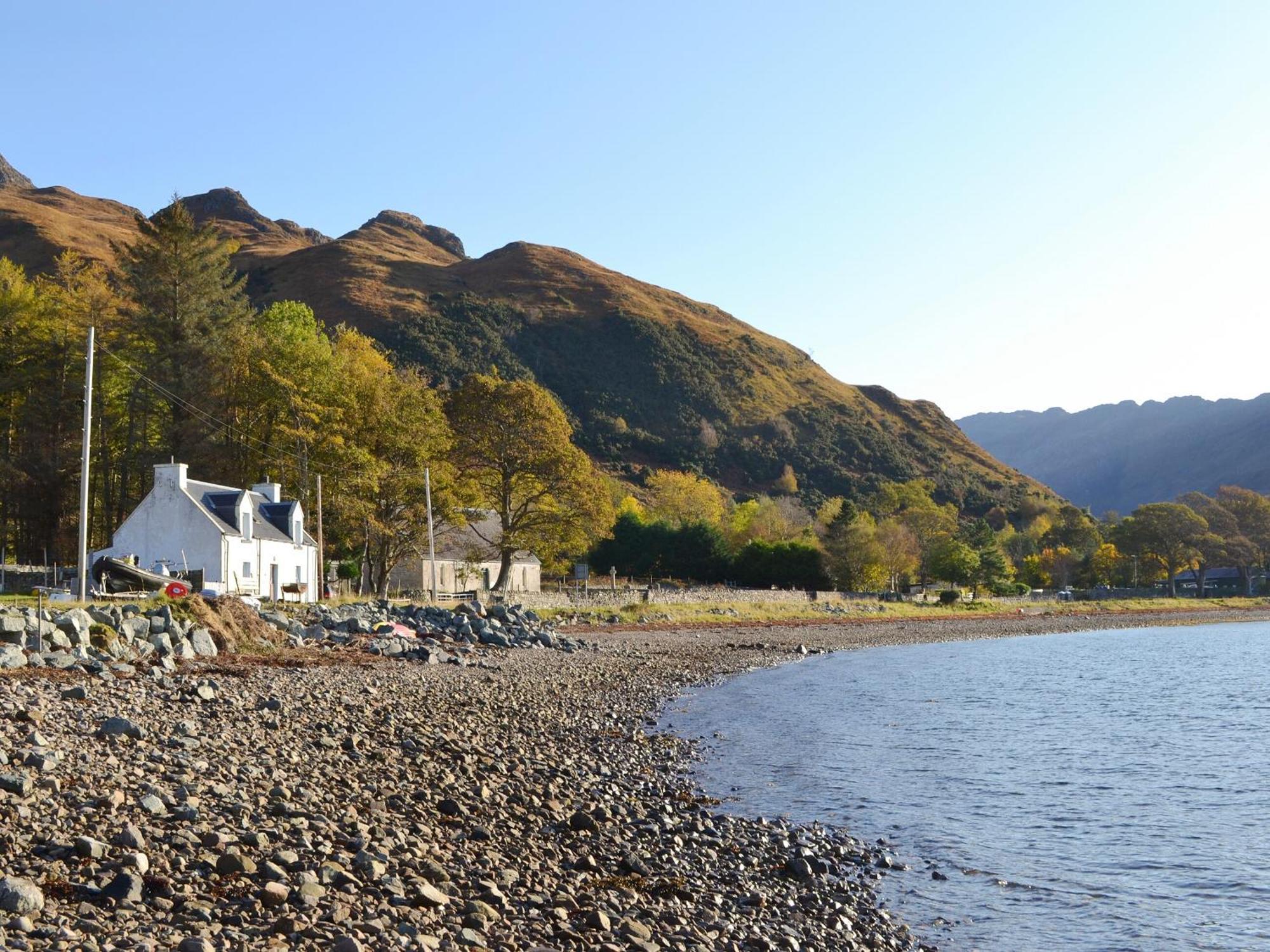 Shore Cottage Arnisdale Exteriör bild